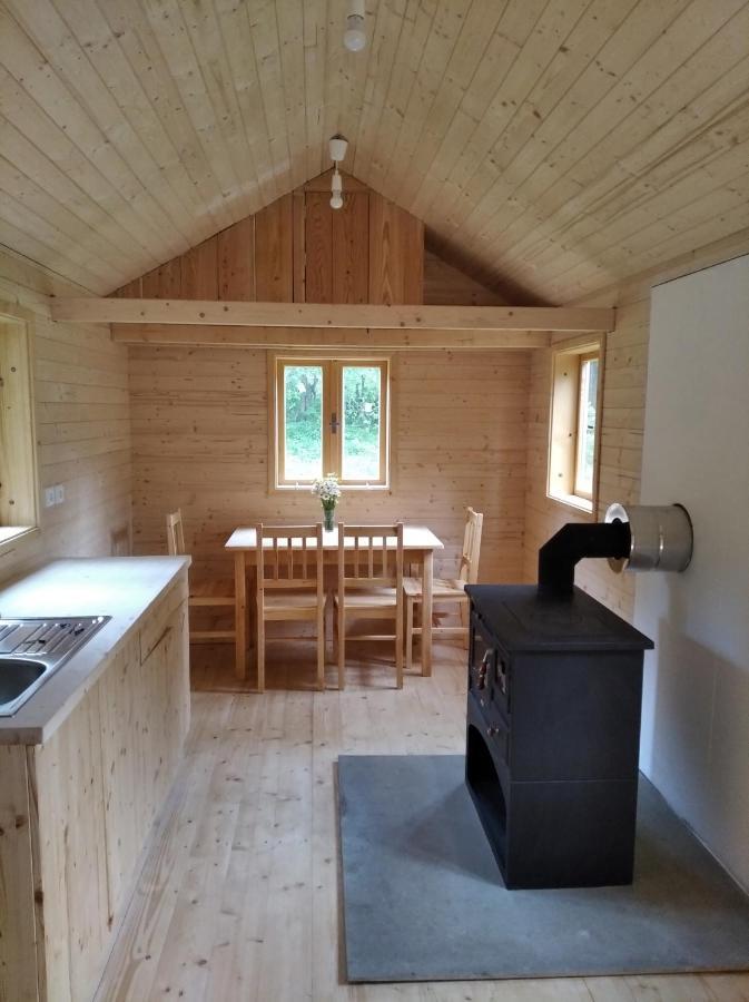 הוילה Výprachtice Celorocni Glamping V Pohodlnem Domecku מראה חיצוני תמונה