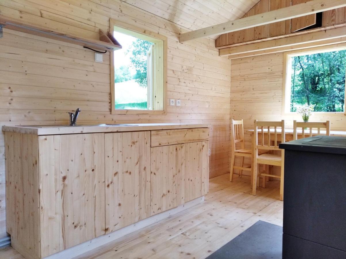 הוילה Výprachtice Celorocni Glamping V Pohodlnem Domecku מראה חיצוני תמונה