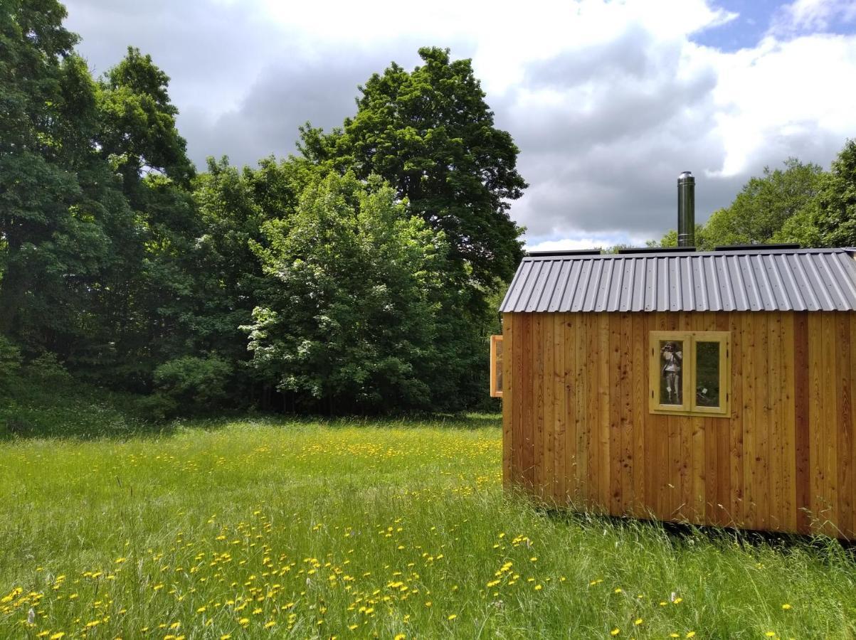 הוילה Výprachtice Celorocni Glamping V Pohodlnem Domecku מראה חיצוני תמונה